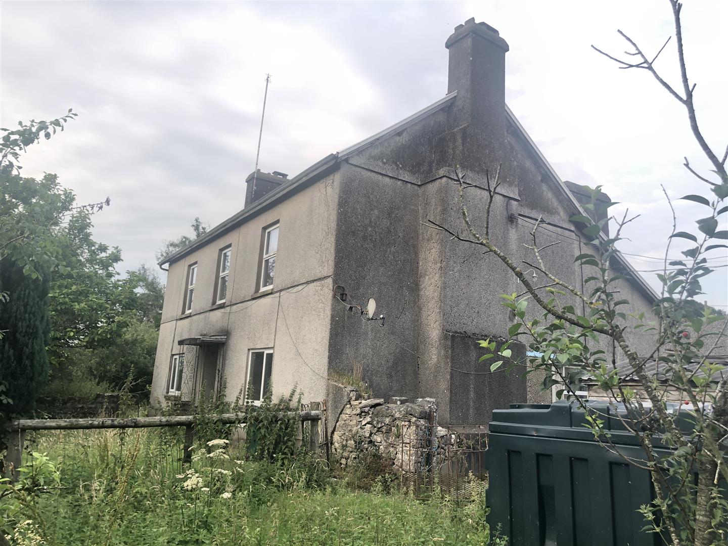 THE FARMHOUSE
